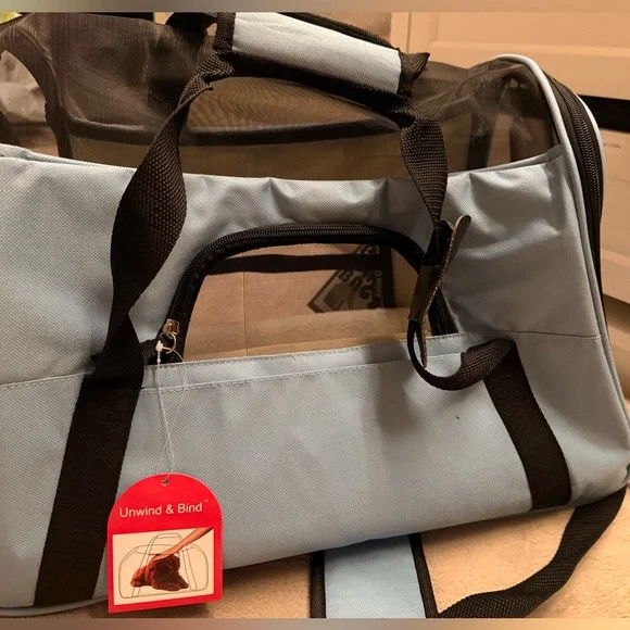 *NWT* LIGHT BLUE PET CARRIER - Picture 6 of 10